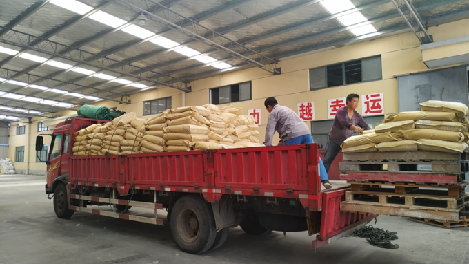 Pellets de poliuretano termoplástico virgen TPU 64D en granel TPEE TPU antiquedad 18