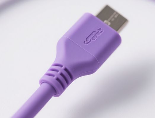 Pellet de poliuretano médico TPU conductor, bajo precio, alta densidad para las ruedas