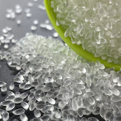 Materia prima TPU resistente a los rayos UV Pelletos de plástico blanco para moldeo por extrusión