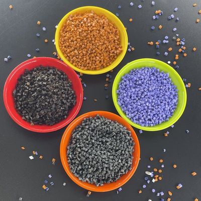 Moldeado por inyección de color personalizado TPU Resiste la abrasión Buena resistencia química 500-700% Elongación
