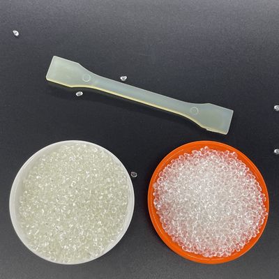 Alta transparencia, moldeo rápido, buena resistencia, excelente dureza, moldeo por inyección de plástico TPU respetuoso con el medio ambiente o partículas de extrusión, adecuadas para juguetes para mascotas, cuerdas de salto, cables