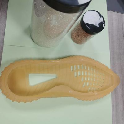 85A Material de TPU Negro Flexible Conductivo Excelente Resistencia Química Materia Prima para Calzado Suelas Exteriores Buen Precio