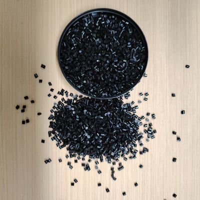 Moldeo rápido por inyección de materiales reciclados GRS negros para electrónica