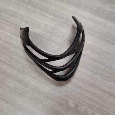 Moldeo rápido por inyección de materiales reciclados GRS negros para electrónica